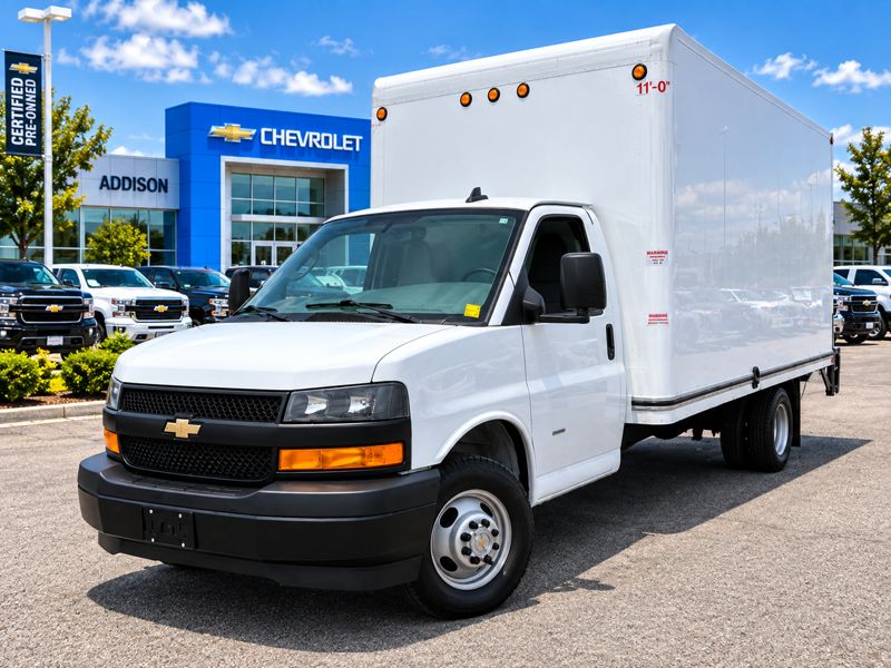 2023 Chevrolet Express Commercial Cutaway