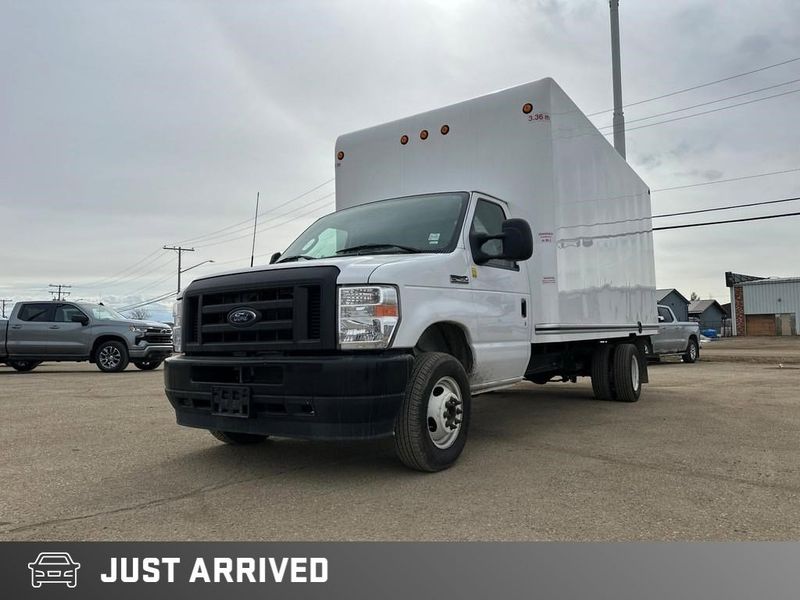 2024 Ford E-Series Cutaway