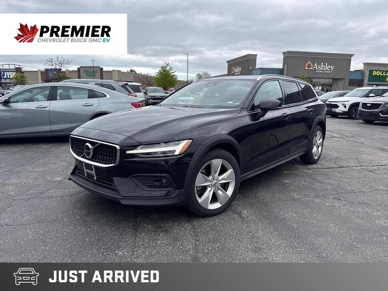 2025 Volvo V60 Cross Country