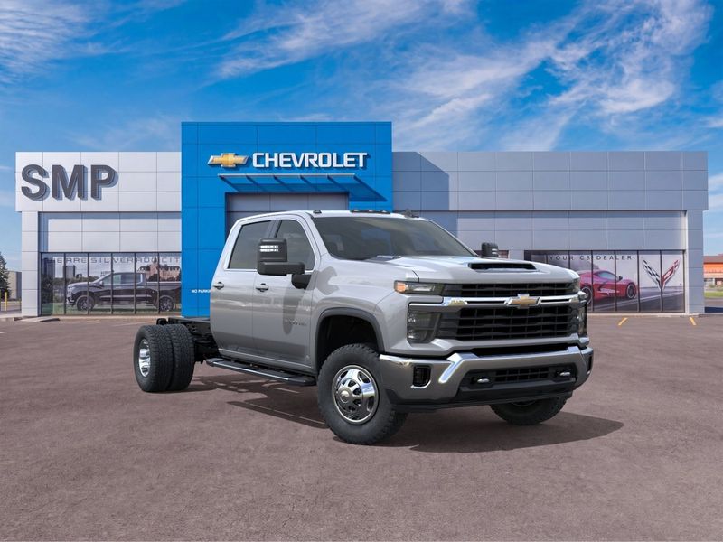 2026 Chevrolet Silverado 3500HD CC