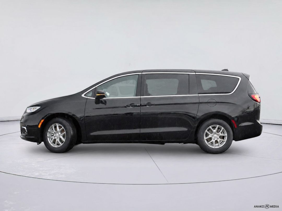 Used 2026 Chrysler Pacifica Select T00066