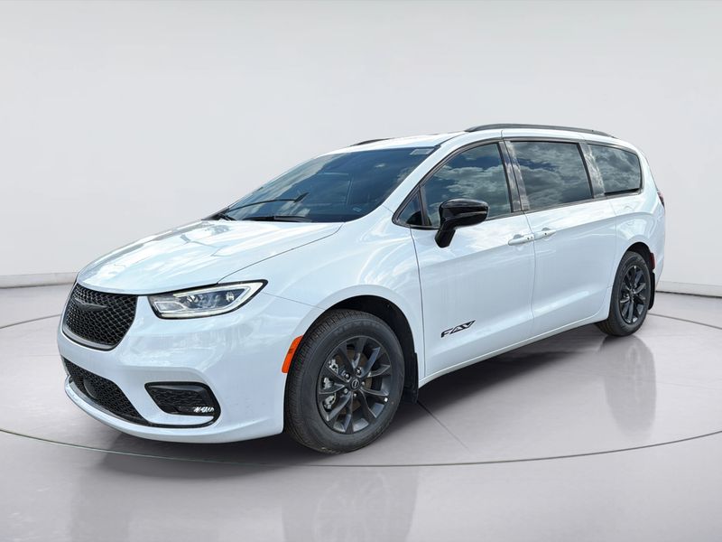 2026 Chrysler Pacifica