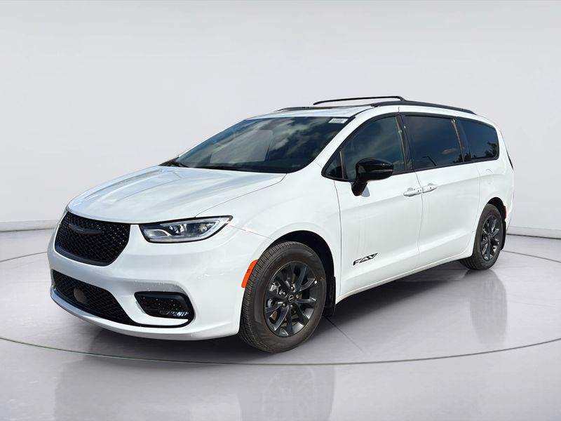 2026 Chrysler Pacifica
