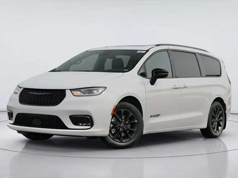 2026 Chrysler Pacifica
