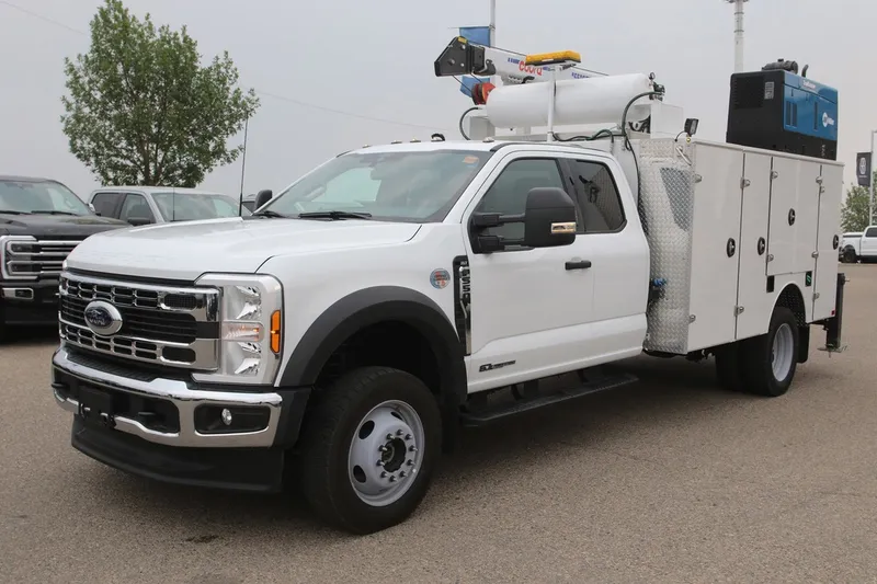 2024 Ford F-550 XLT photo 2