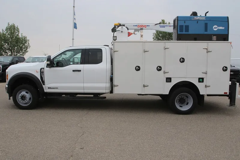 2024 Ford F-550 XLT photo 3