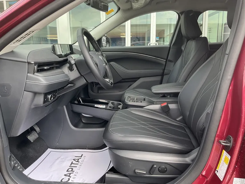 2025 Ford Mustang Mach-E Select photo 4