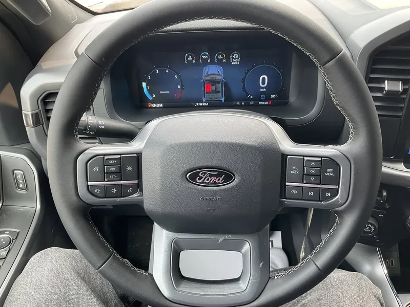 2025 Ford F-150 XLT photo 3