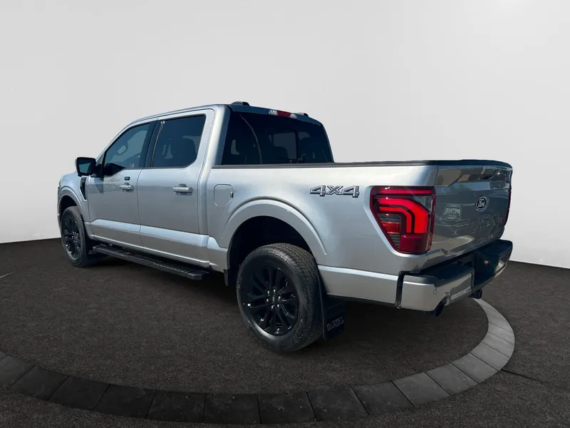 2025 Ford F-150 Lariat photo 3