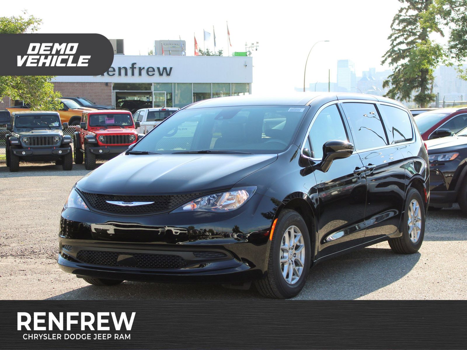 New 2025 Chrysler Grand-Caravan SXT 251181