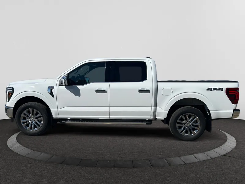 2025 Ford F-150 Lariat photo 2