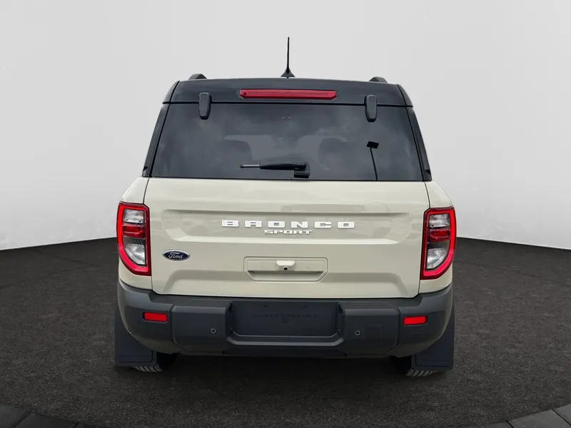 2025 Ford Bronco Sport Outer Banks photo 4