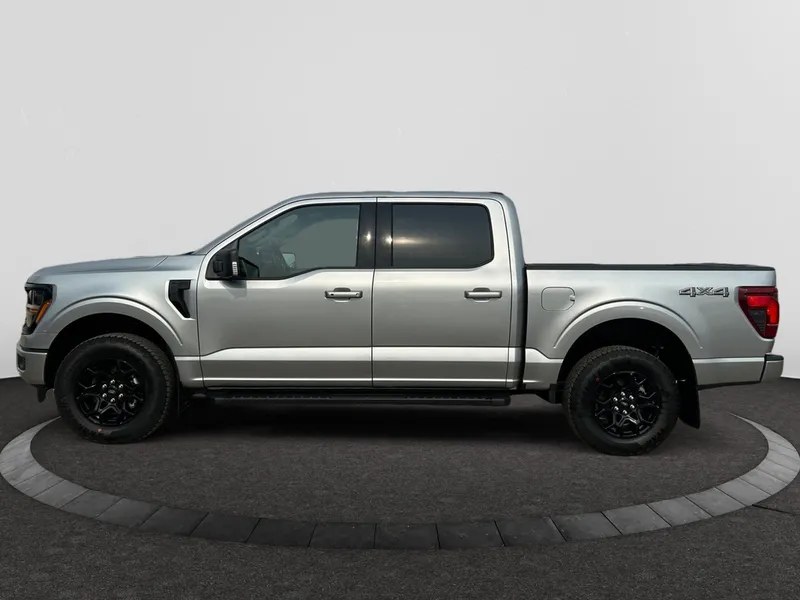 2025 Ford F-150 XLT photo 2