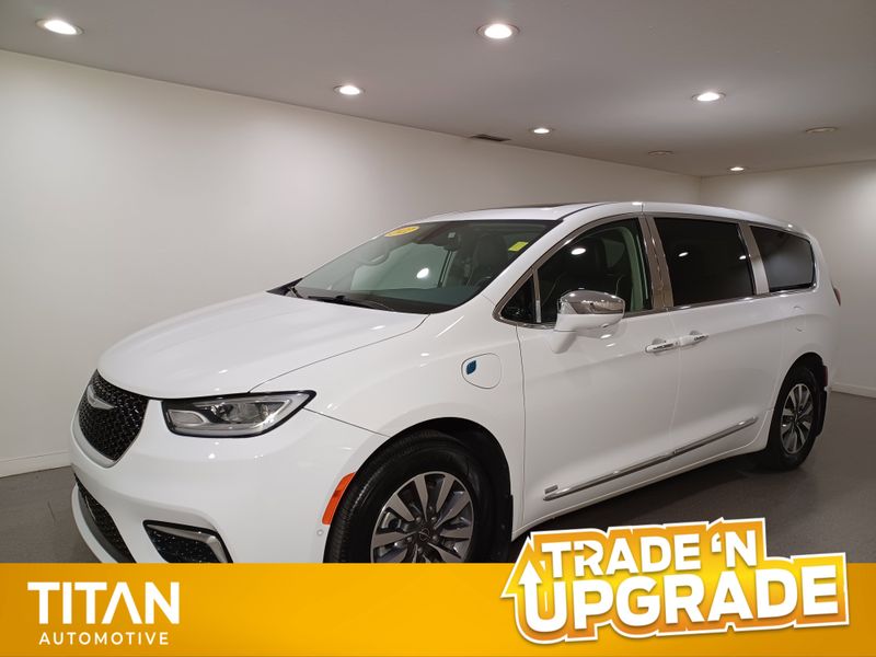 2022 Chrysler Pacifica Limited Hybrid