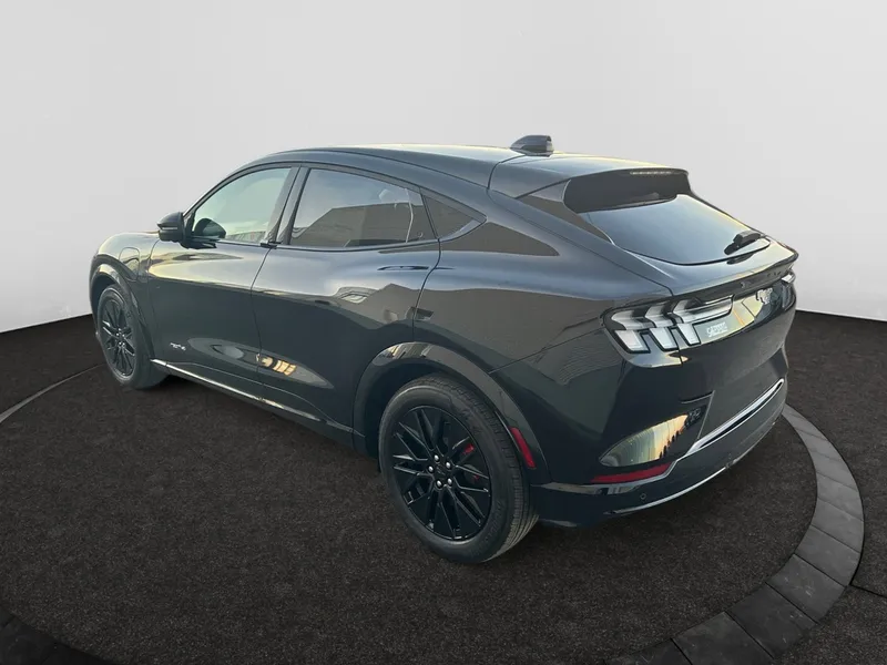 2025 Ford Mustang Mach-E Premium photo 3