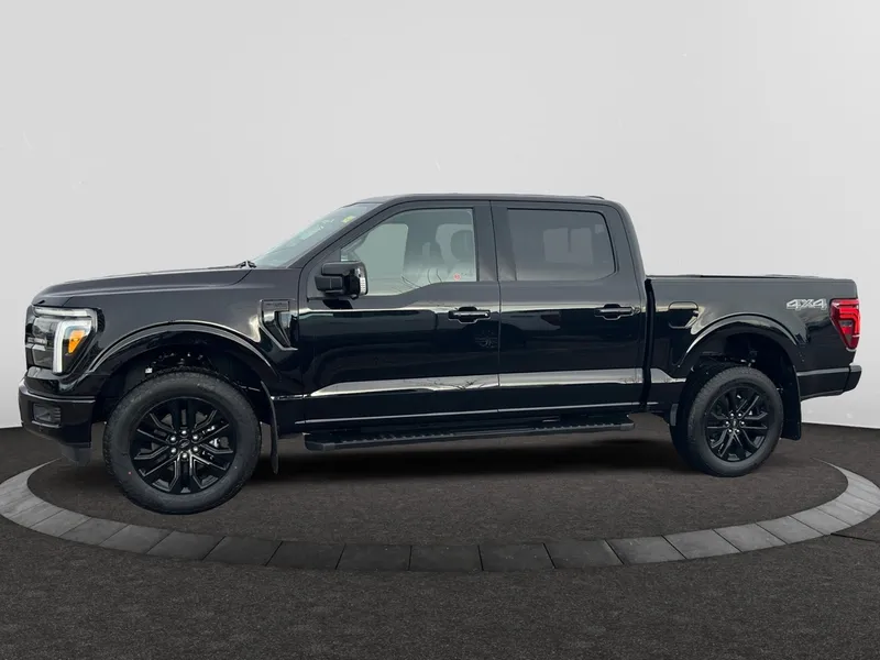2025 Ford F-150 Lariat photo 2