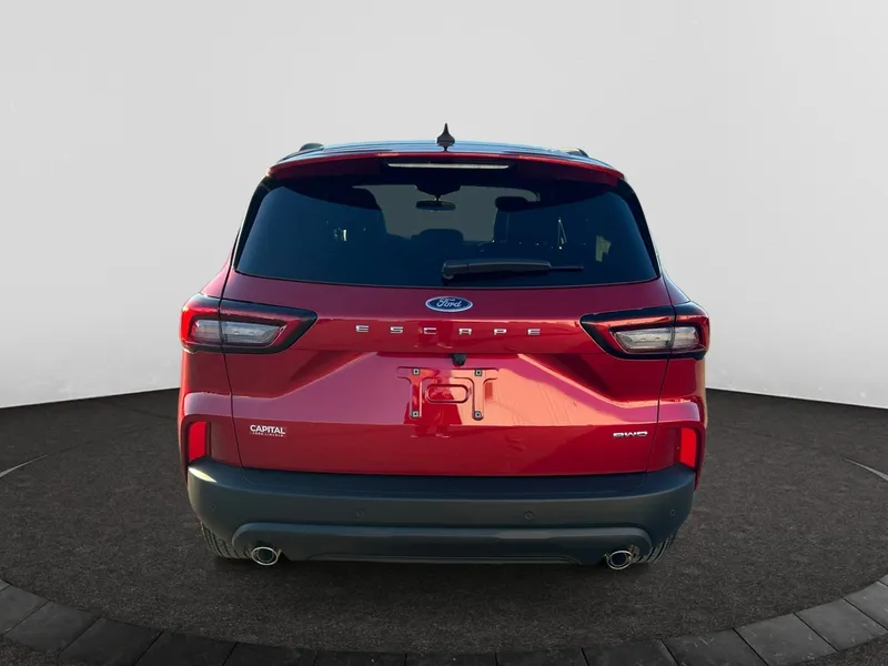 2026 Ford Escape ST-Line photo 4