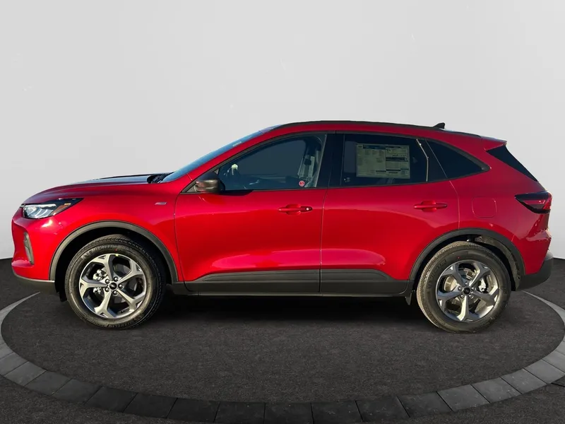 2026 Ford Escape ST-Line photo 2