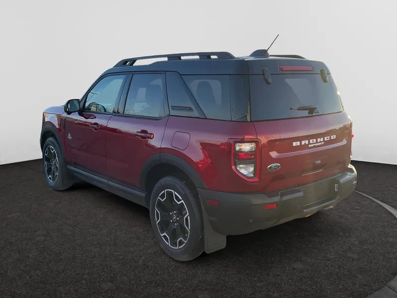 2025 Ford Bronco Sport Outer Banks photo 2