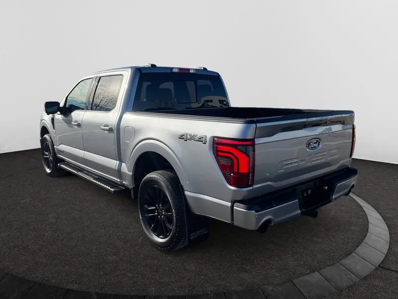 2025 Ford F-150 Lariat photo 3