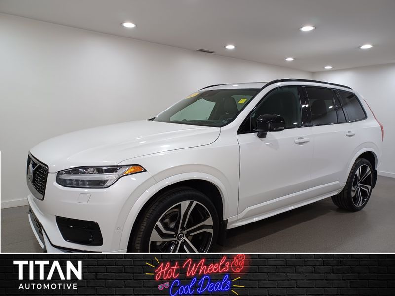 2022 Volvo XC90 T6 R-Design