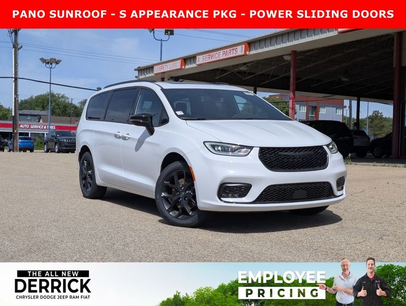 2026 Chrysler Pacifica