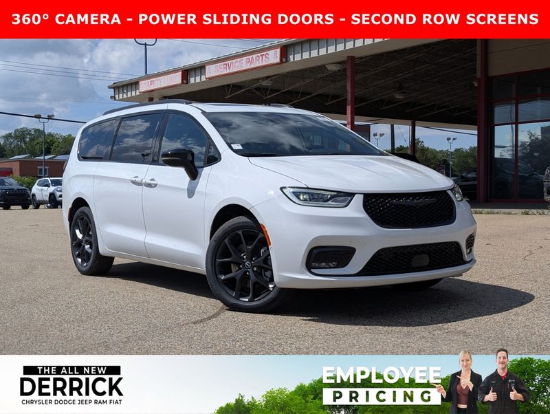 2026 Chrysler Pacifica