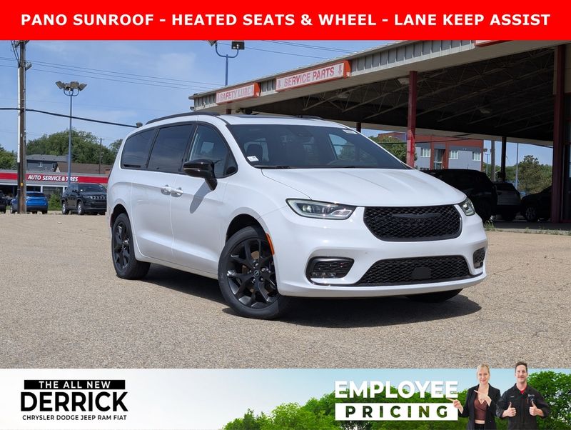 2026 Chrysler Pacifica