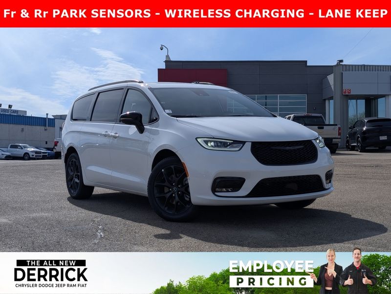 2026 Chrysler Pacifica