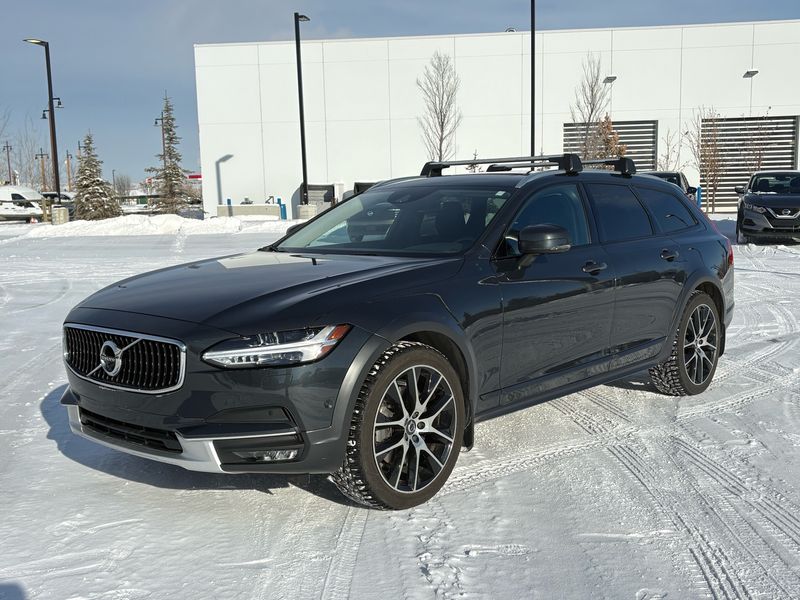 2019 Volvo V90 Cross Country