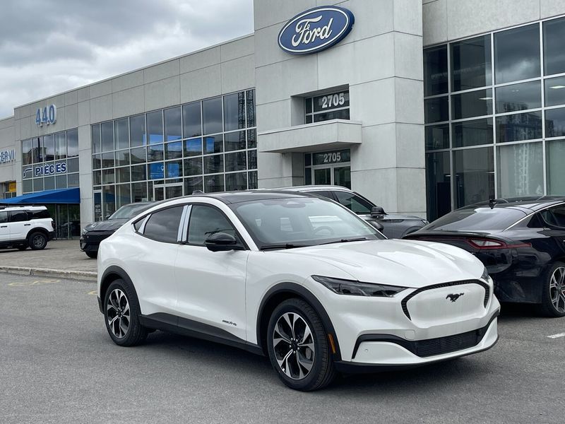 2025 Ford Mustang Mach-E