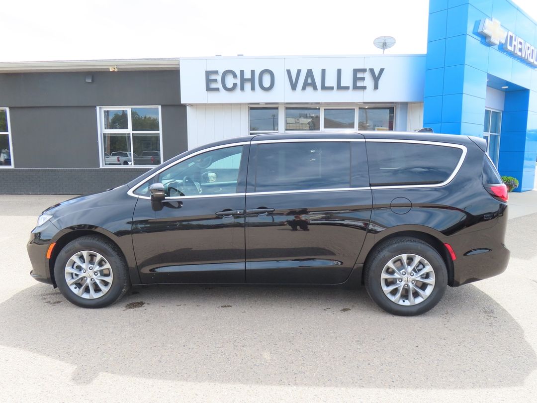 Used 2025 Chrysler Pacifica Select 31431