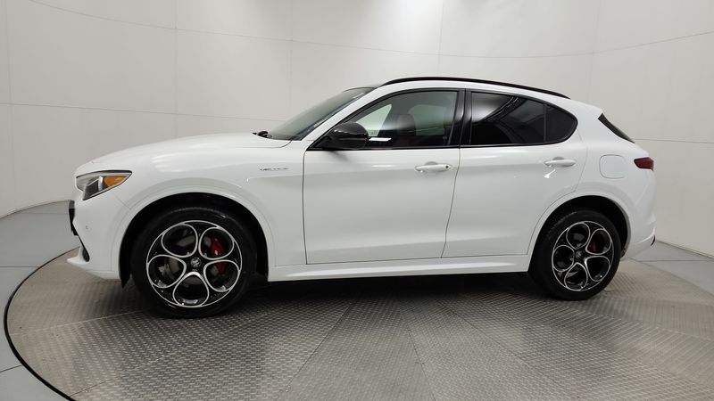 2022 Alfa Romeo Stelvio