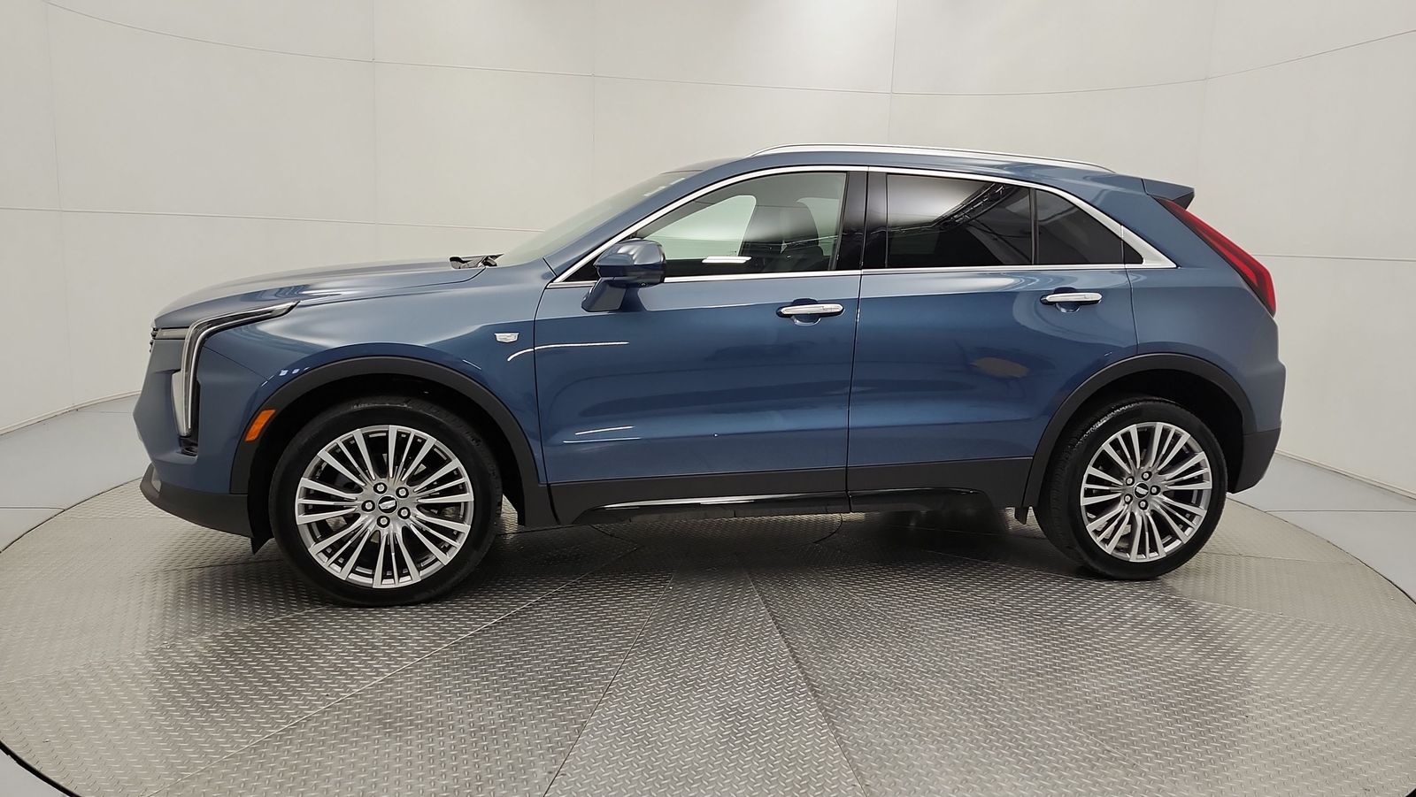 Used 2024 Cadillac XT4 AWD-Premium-Luxury 69677