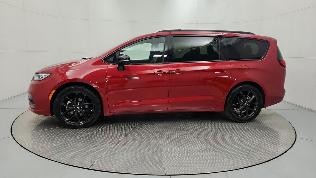 Used 2026 Chrysler Pacifica Limited 70283