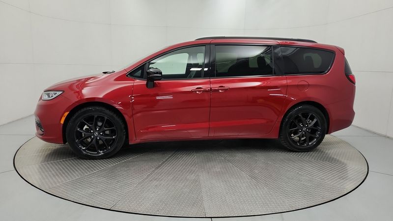2026 Chrysler Pacifica