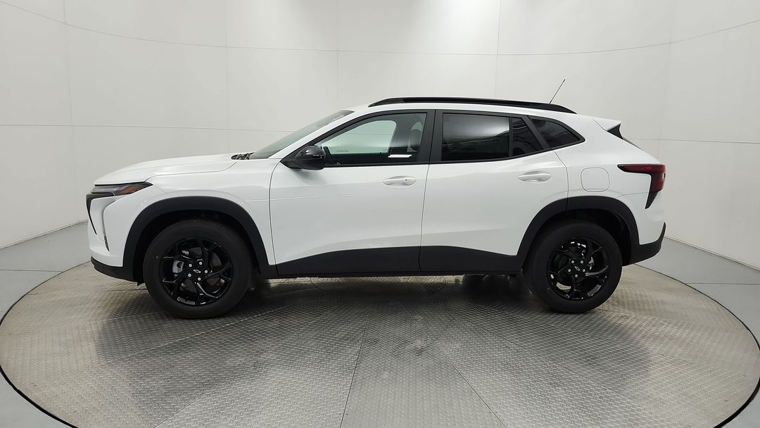 New 2026 Chevrolet Trax LT 70415