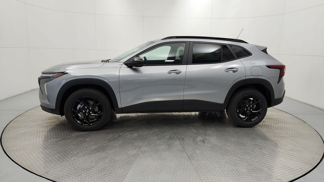 New 2026 Chevrolet Trax LT 70417