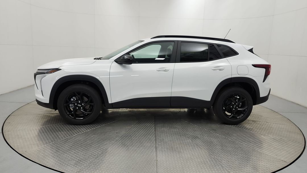 New 2026 Chevrolet Trax LT 70425