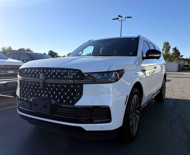 2025 Lincoln Navigator L