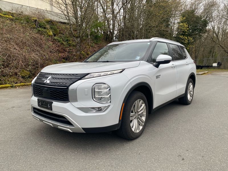 2025 Mitsubishi Outlander Plug-In Hybrid