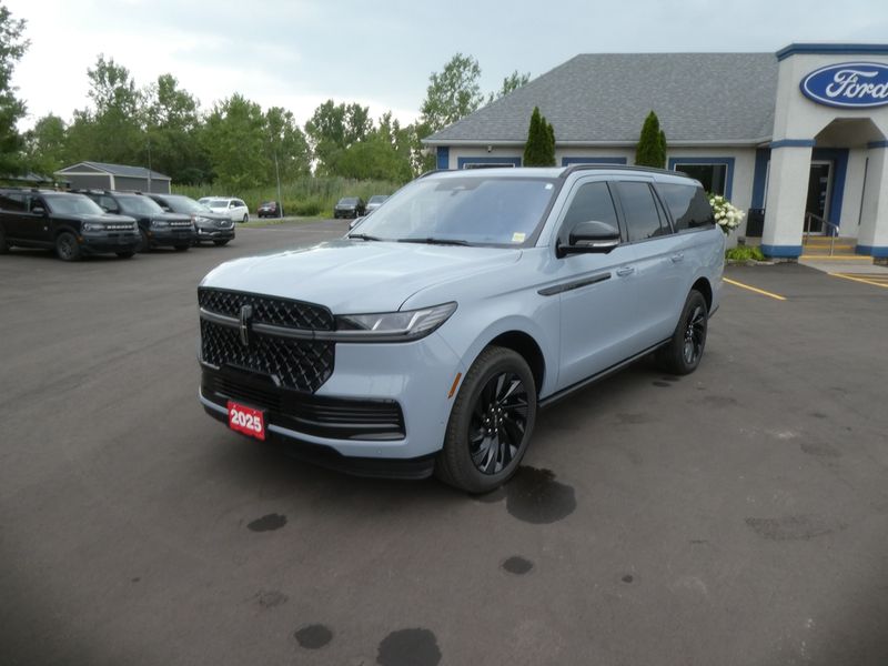 2025 Lincoln Navigator L