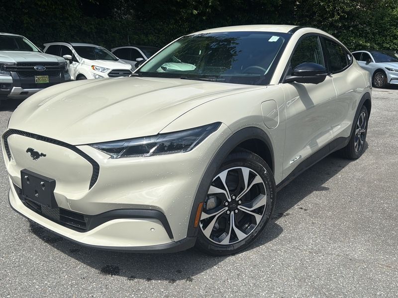 2025 Ford Mustang Mach-E