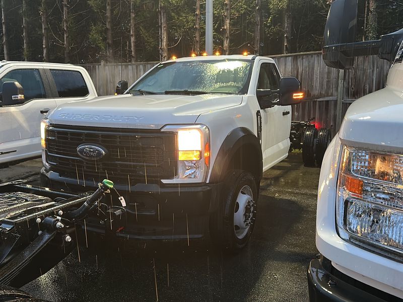 2025 Ford Chassis Cab