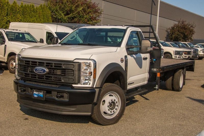 2025 Ford Chassis Cab