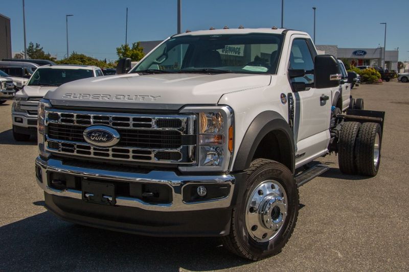 2025 Ford Chassis Cab