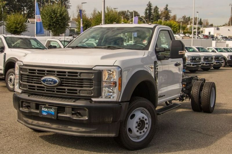 2023 Ford Chassis Cab