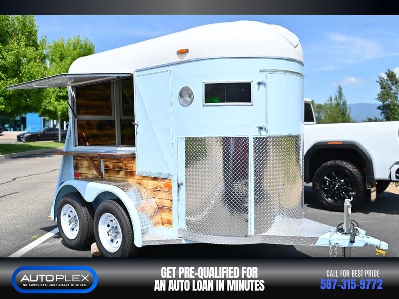 1986 CM HORSE TRAILER