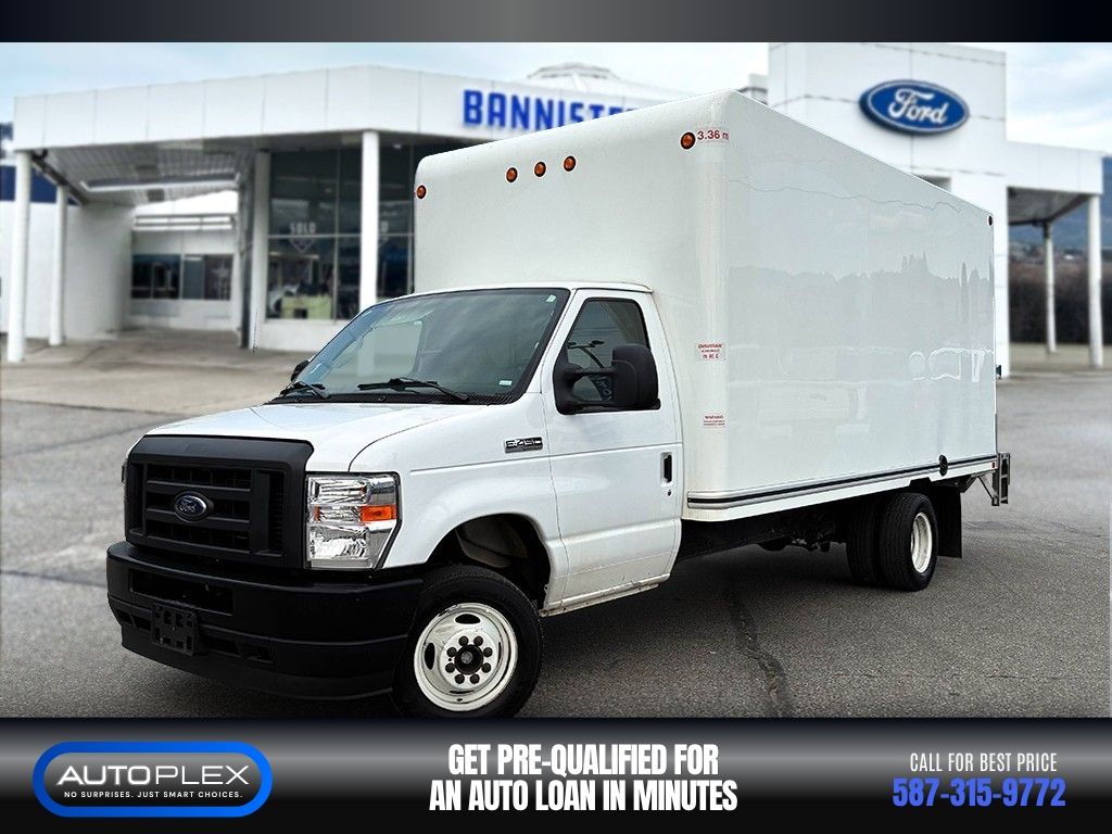 Used 2025 Ford E-Series-Cutaway  57B1909