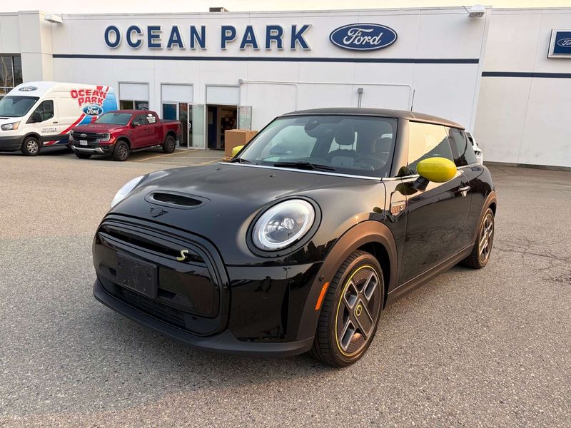 2022 MINI 3 Door